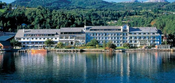 ../../holiday-hotels/?HolidayID=174&HotelID=219&HolidayName=Norway-Norway+%2D+Ulvik-&HotelName=Brakanes+Hotel+%2D+Higher+Grade">Brakanes Hotel - Higher Grade